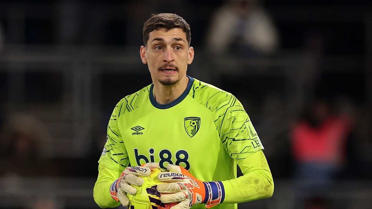 Kiper Bournemouth, Djordje Petrovic