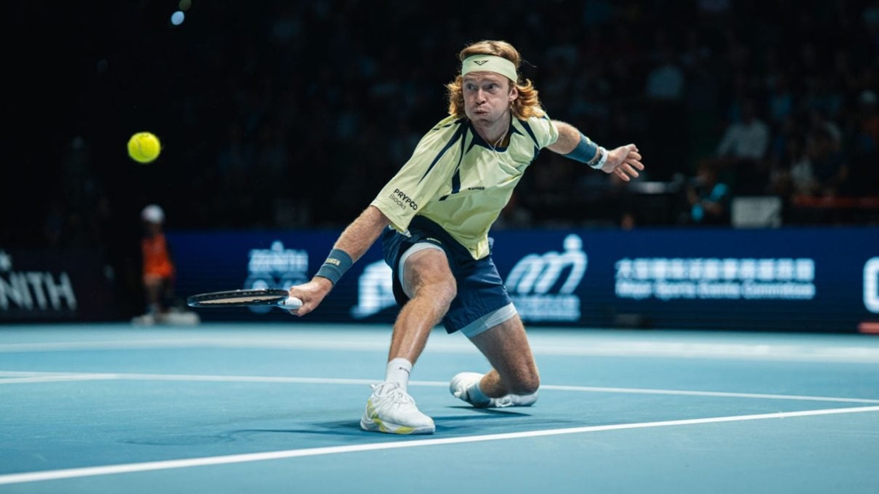 Andrey Rublev Diganjar Arthur Ashe Humanitarian Award