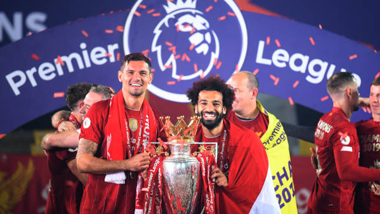 Isyaratkan Ada Masalah Lain, Dejan Lovren Bela Mohamed Salah