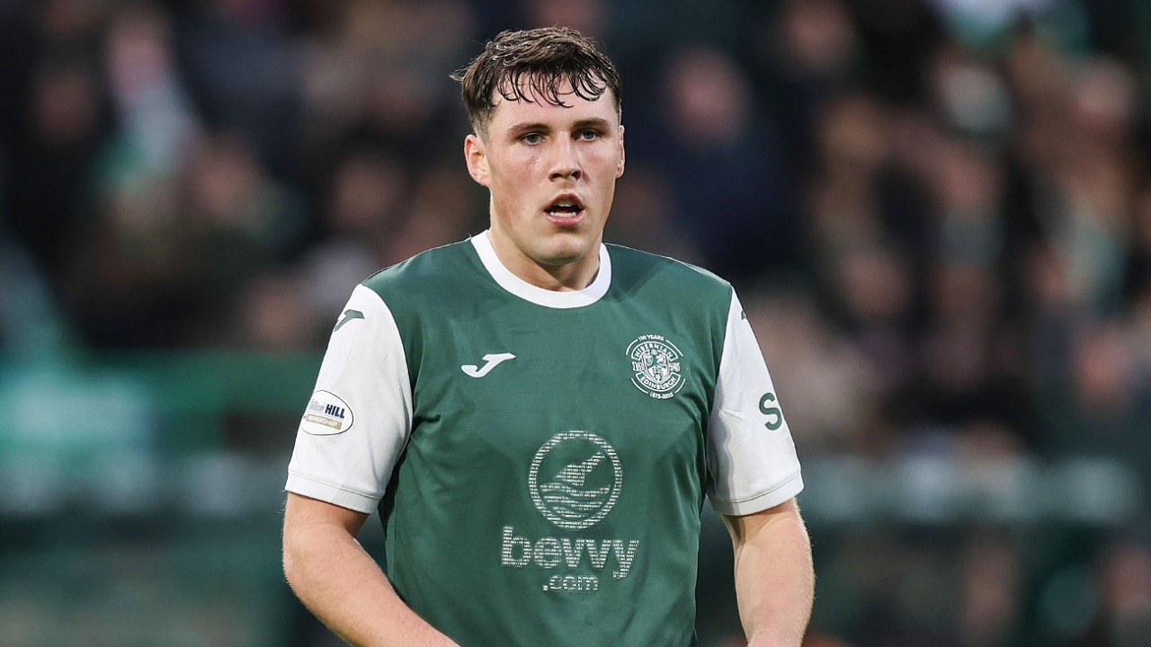Nottingham Forest incar gelandang Hibernian, Josh Mulligan