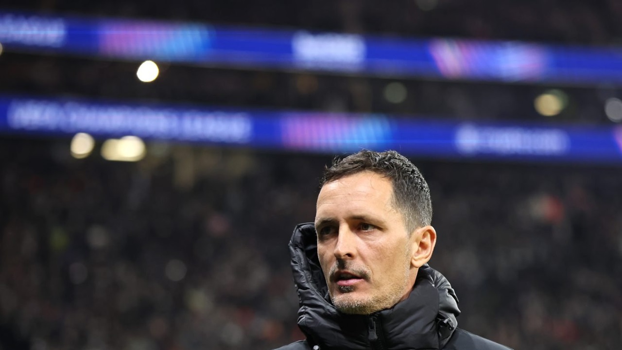 Pelatih Eintracht Frankfurt Nilai Barcelona Miliki Serangan Berbahaya