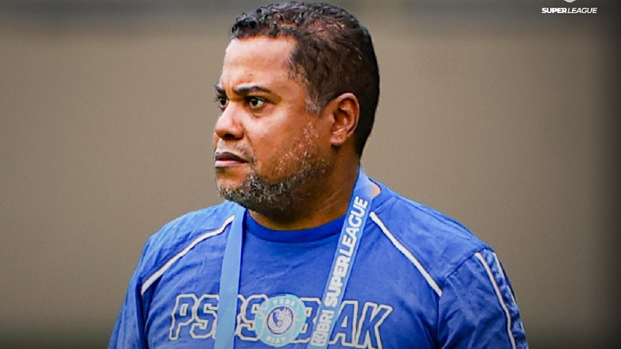 PSBS Biak depak Divaldo Alves dari kursi pelatih