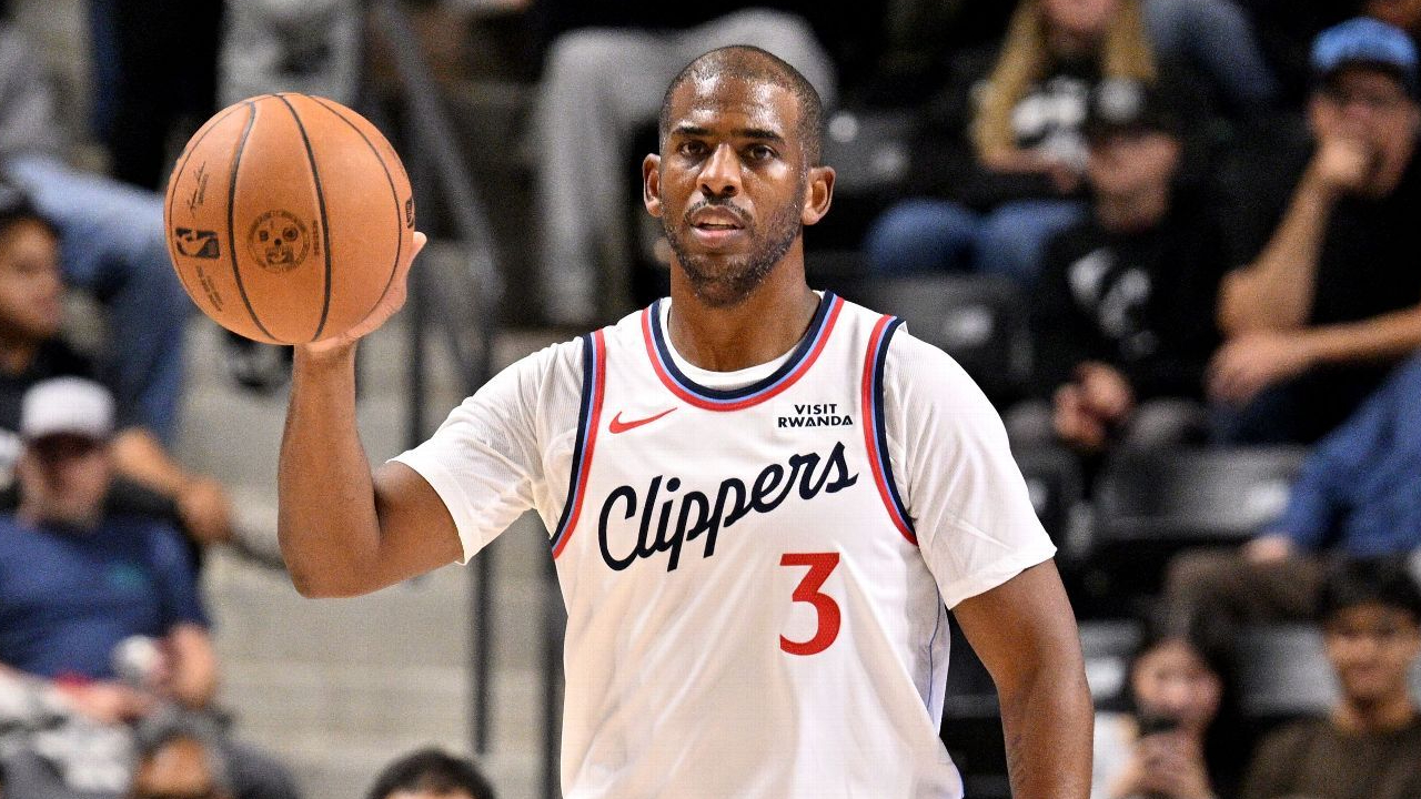 Chris Paul memilih fokus pada keluarga serta masa depan di luar lapangan. (Foto: AP)