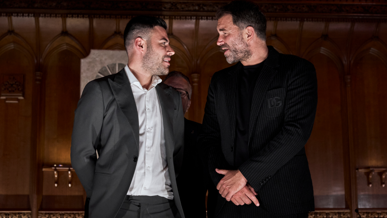 Eddie Hearn (kanan) dan Ben Shalom. (Foto: Fight TV)