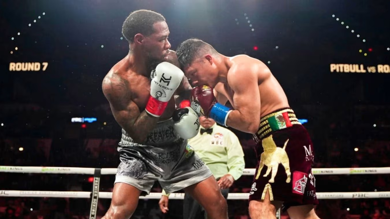 Isaac Cruz (kanan) dan Lamont Roach. (Foto: Fight TV)