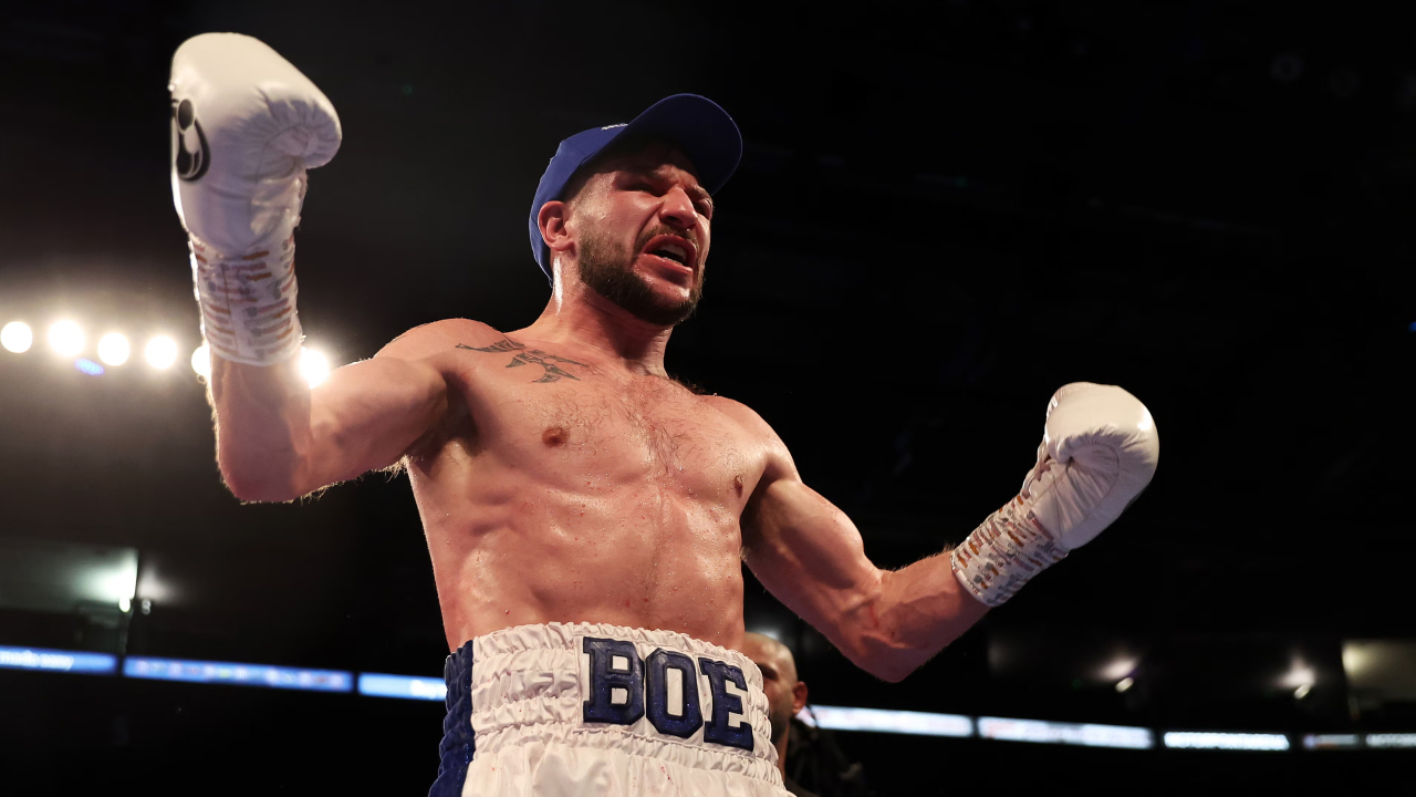 Maxi Hughes akan menghadapi petinju tak terkalahkan asal Tajikistan, Bakhodor Usmonov, pada 12 Desember. (Foto: Fight TV)