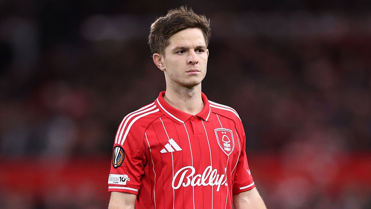 Gelandang Nottingham Forest, James McAtee