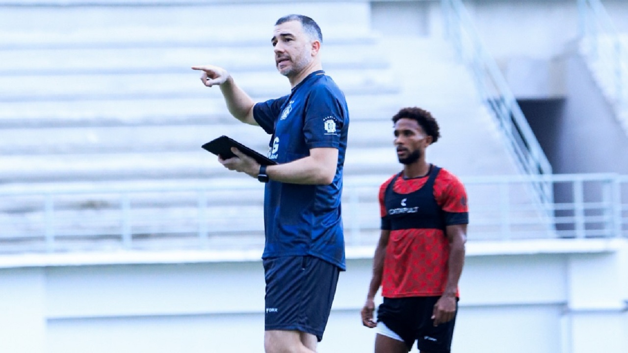 Pelatih Persik Kediri, Marcos Reina