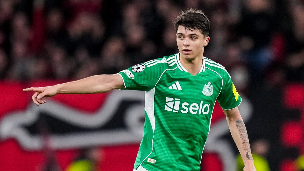 Gelandang muda Newcastle United, Lewis Miley