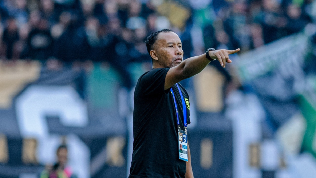 Caretaker Persebaya Surabaya, Uston Nawawi
