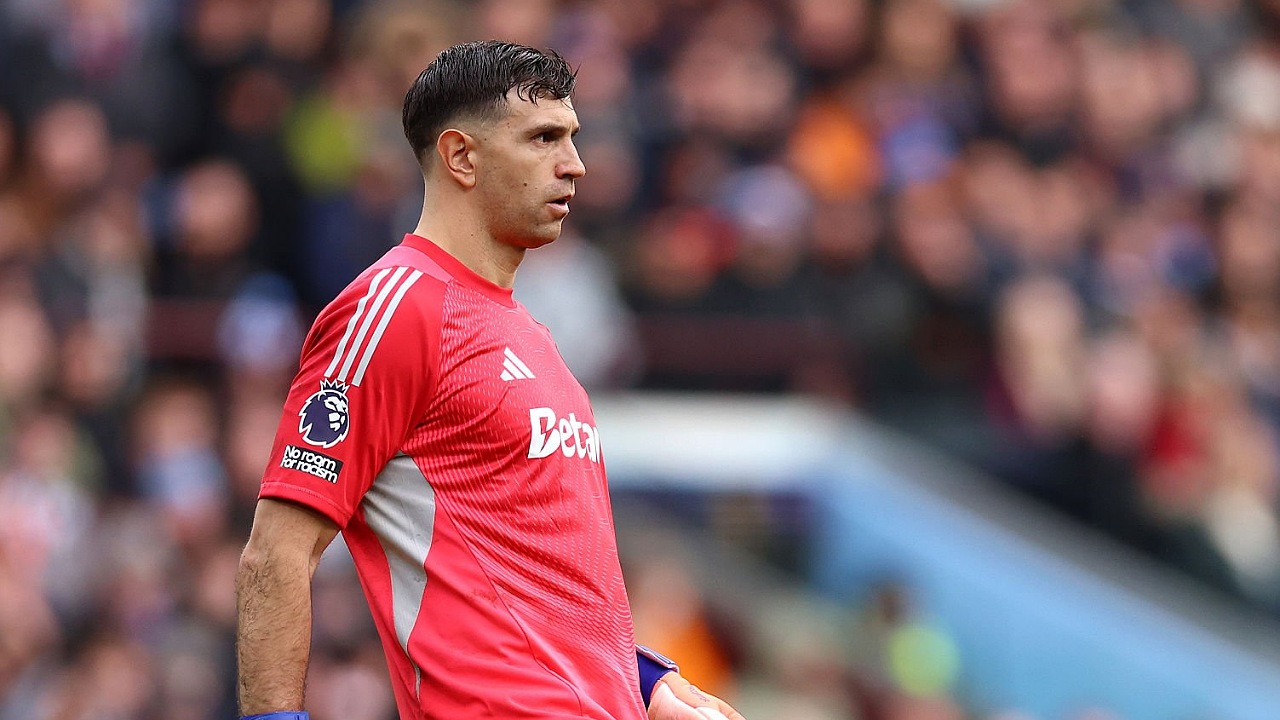 Kiper Aston Villa, Emiliano Martinez