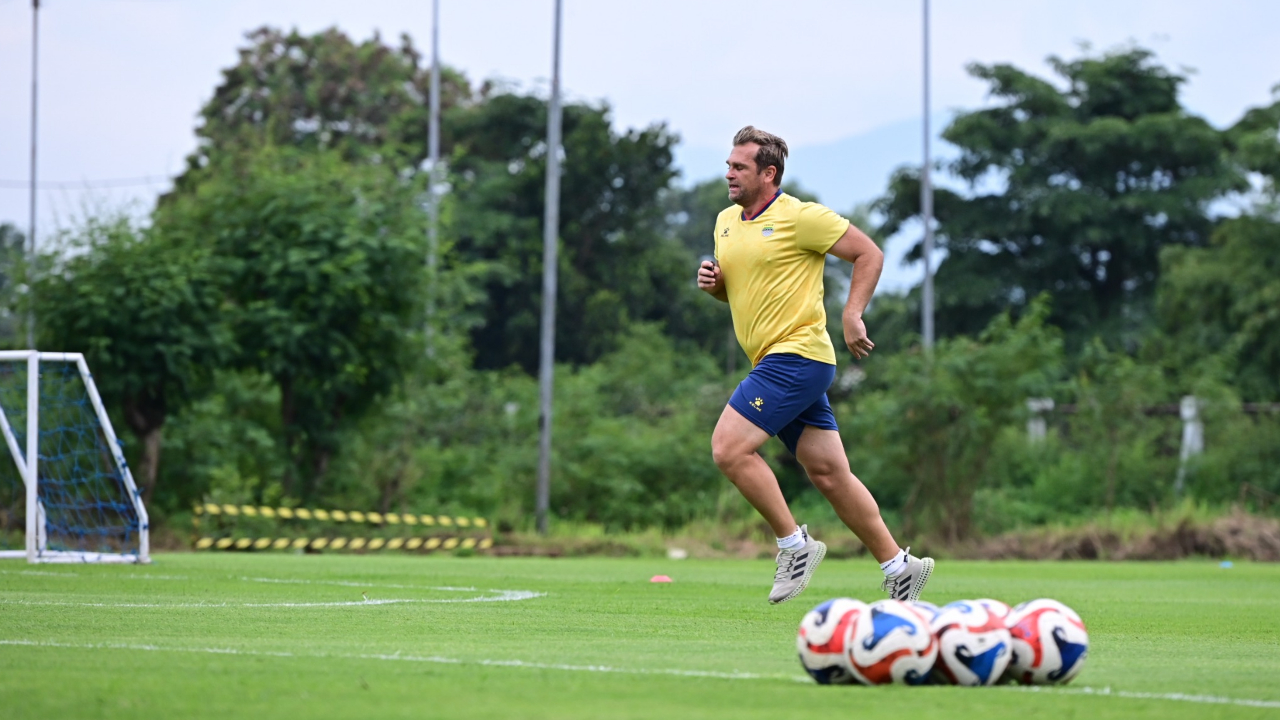 Laga Persib melawan Malut United kental aroma reuni