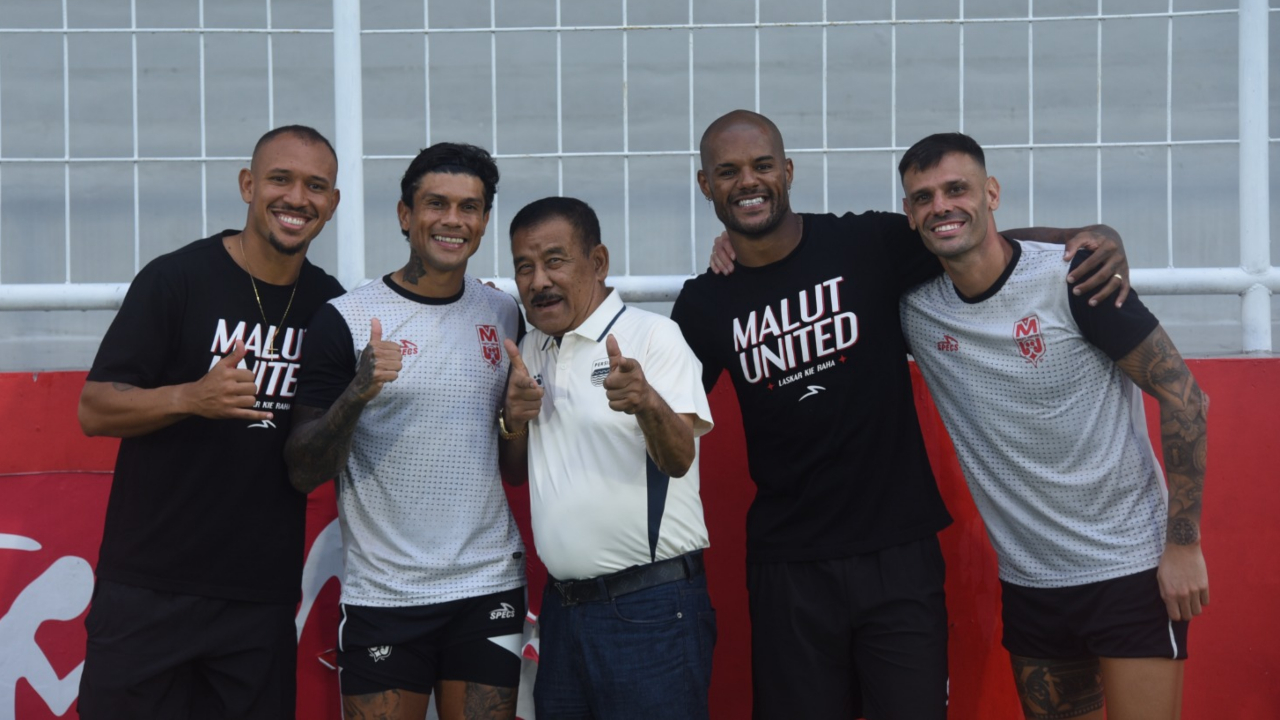Umuh Lepas Rindu, Temui Eks Pemain Persib di Malut United