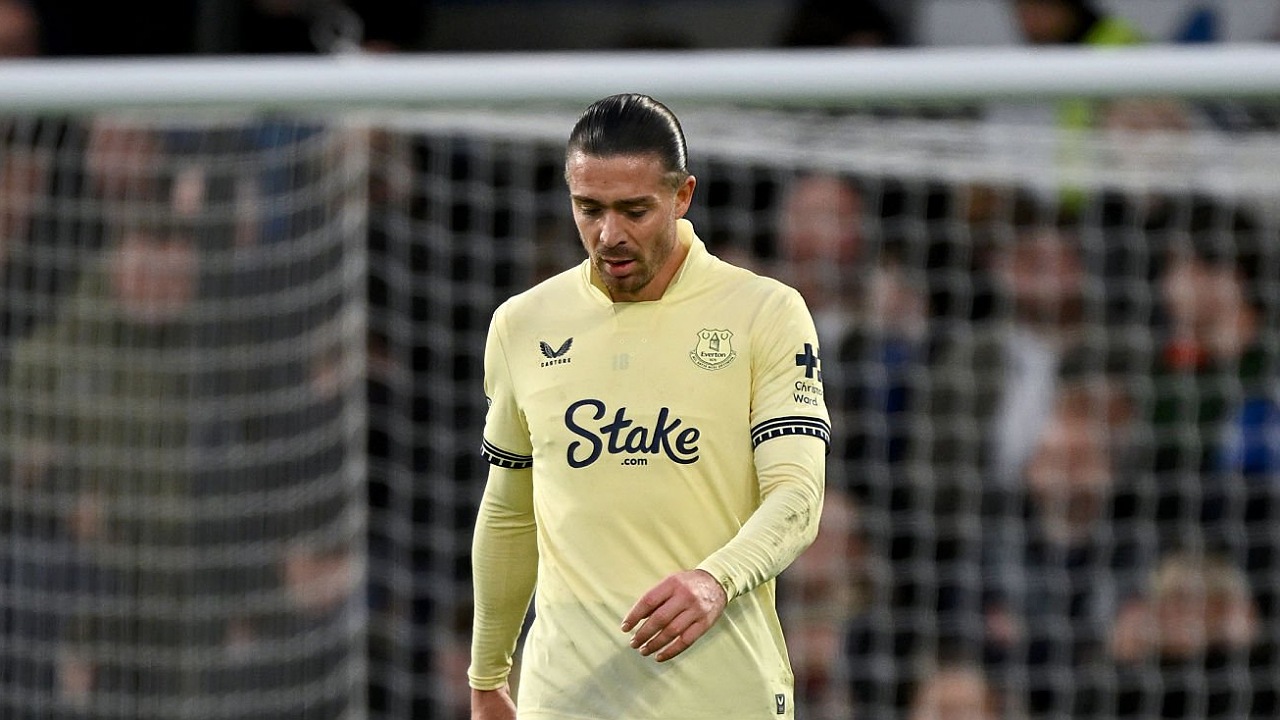 Everton Cemas dengan Kondisi Grealish dan Dewsbury-Hall