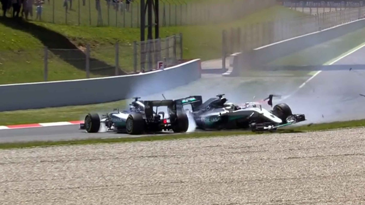 Nico Rosberg Bongkar Denda Fantastis Usai Tabrakan dengan Hamilton di 2016