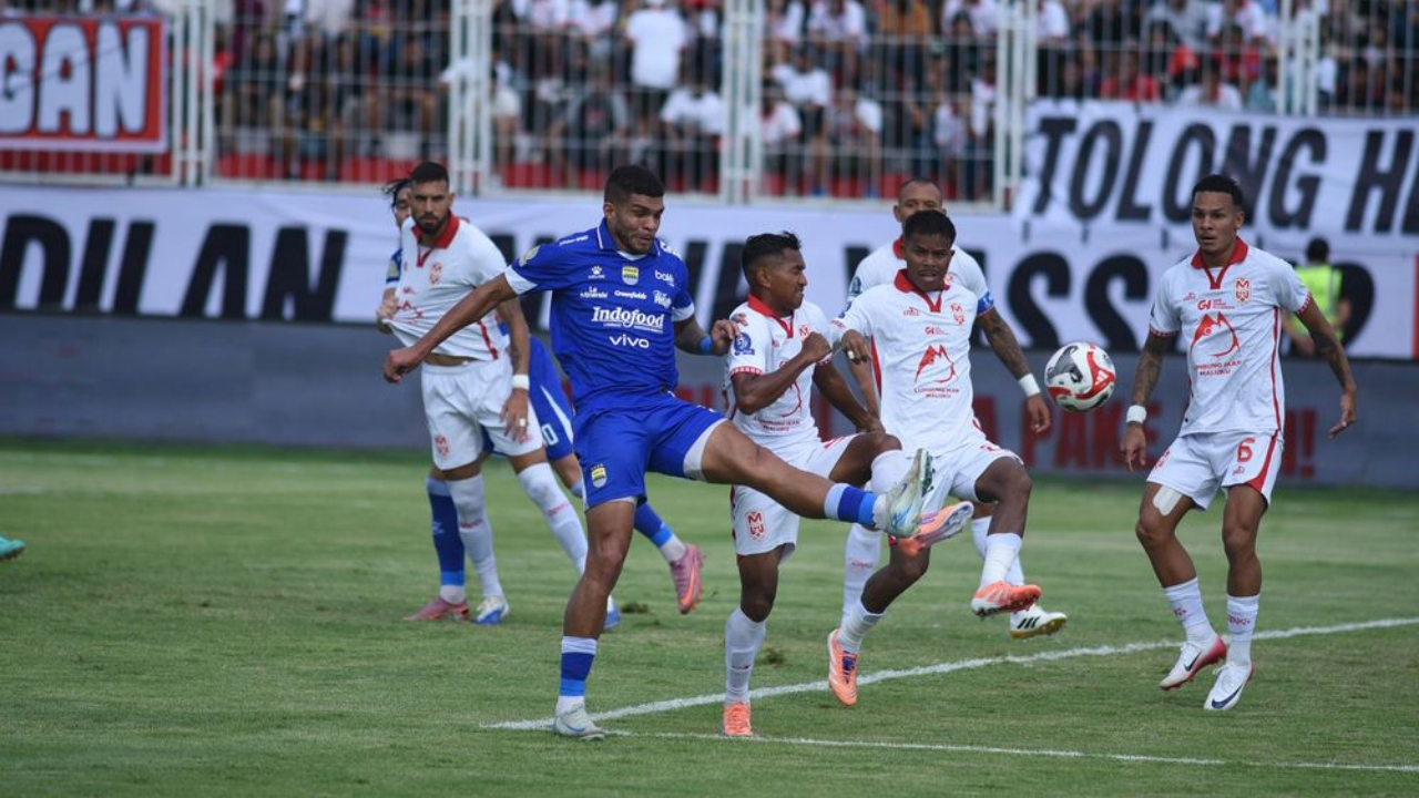 Persib takluk 0-2 dari Malut United