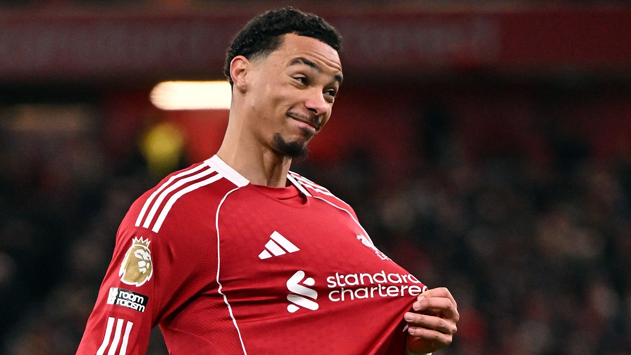 Arne Slot Puji Hugo Ekitike Usai Cetak Brace ke Gawang Brighton