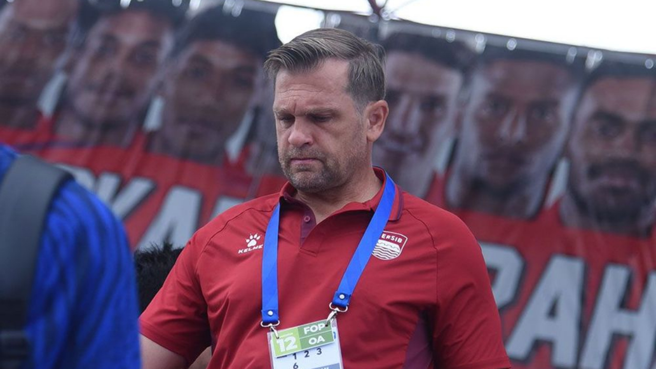 Asisten pelatih Persib, Igor Tolic bicara soal absennya Bojan Hodak karena sanksi