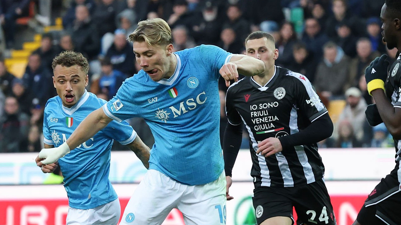 Napoli Tumbang, Antonio Conte Soroti Manajemen Laga dan Mental Tandang