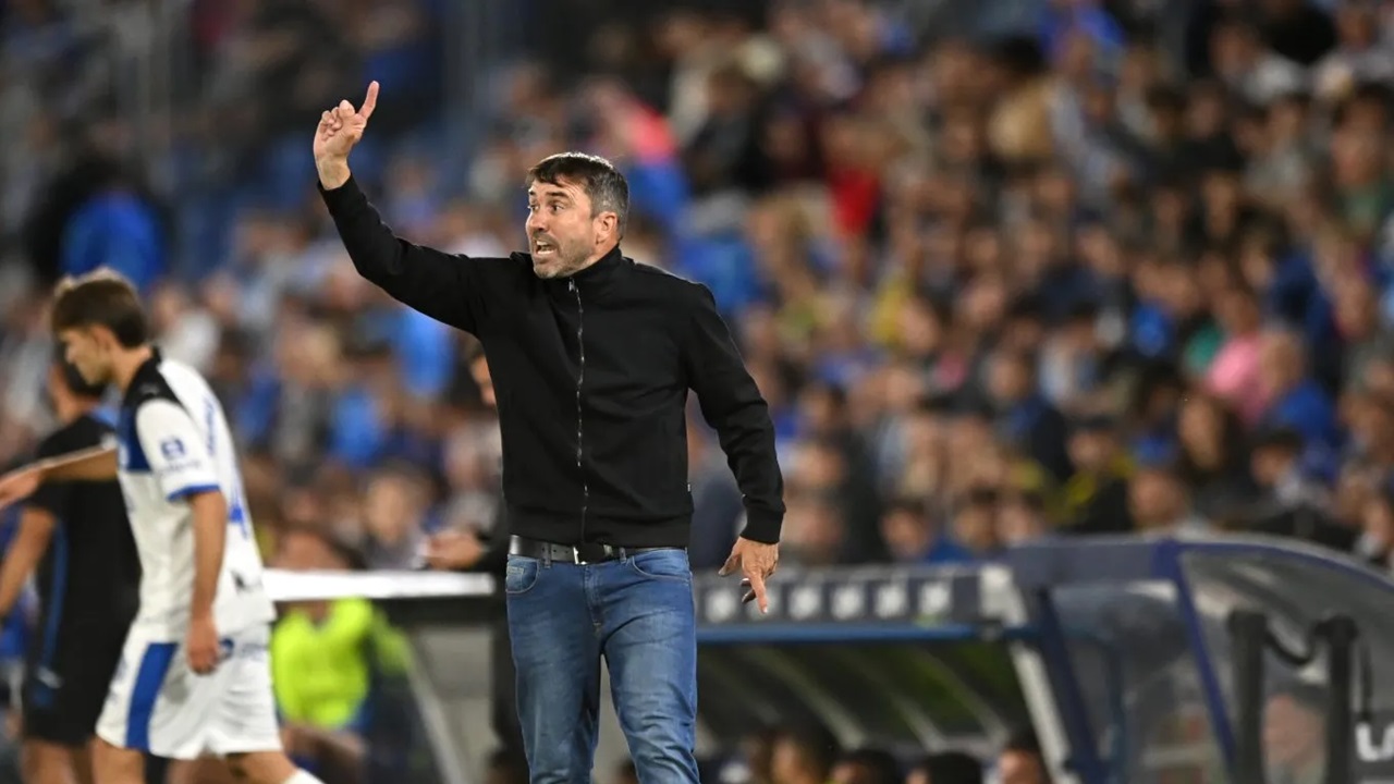 Pelatih Alaves Bahas Insiden dengan Vinicius Jr