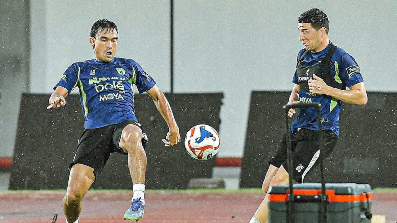 Latihan Persita Tangerang untuk menghadapi Persik Kediri
