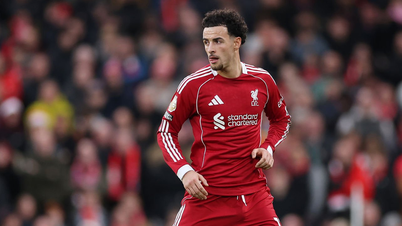 Sering Kena Kritik Soal Tempo, Curtis Jones Bela Gaya Mainnya