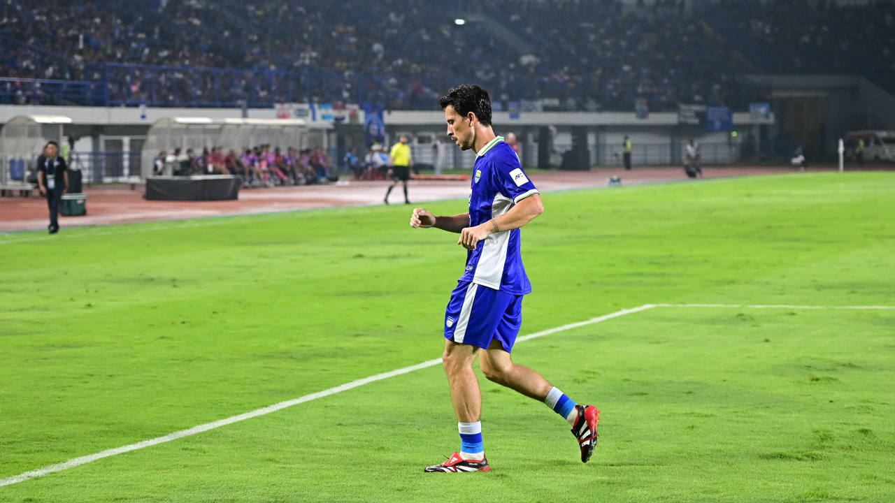 Gelandang Persib, Thom Haye