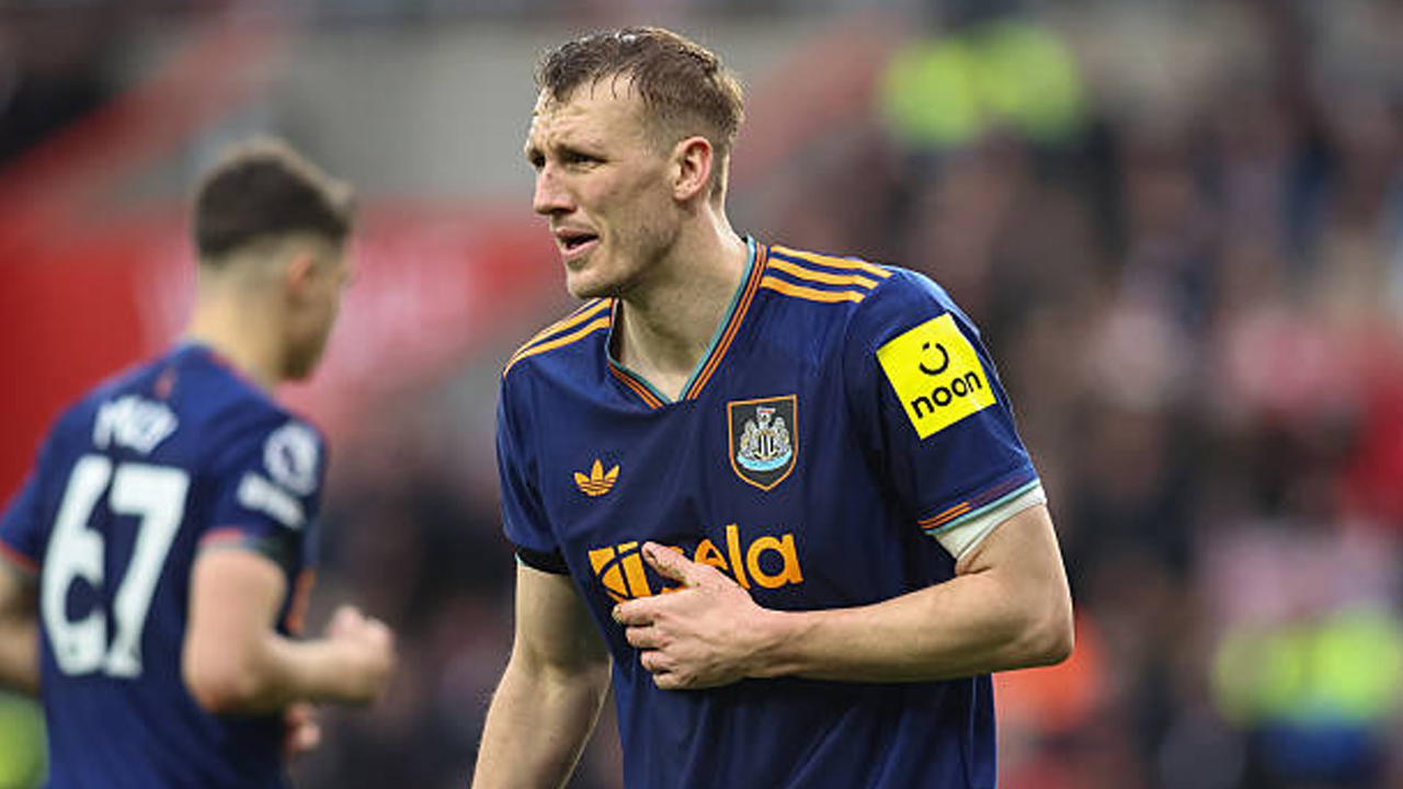 Alami Patah Tulang Rusuk, Eddie Howe Beri Update Kondisi Dan Burn