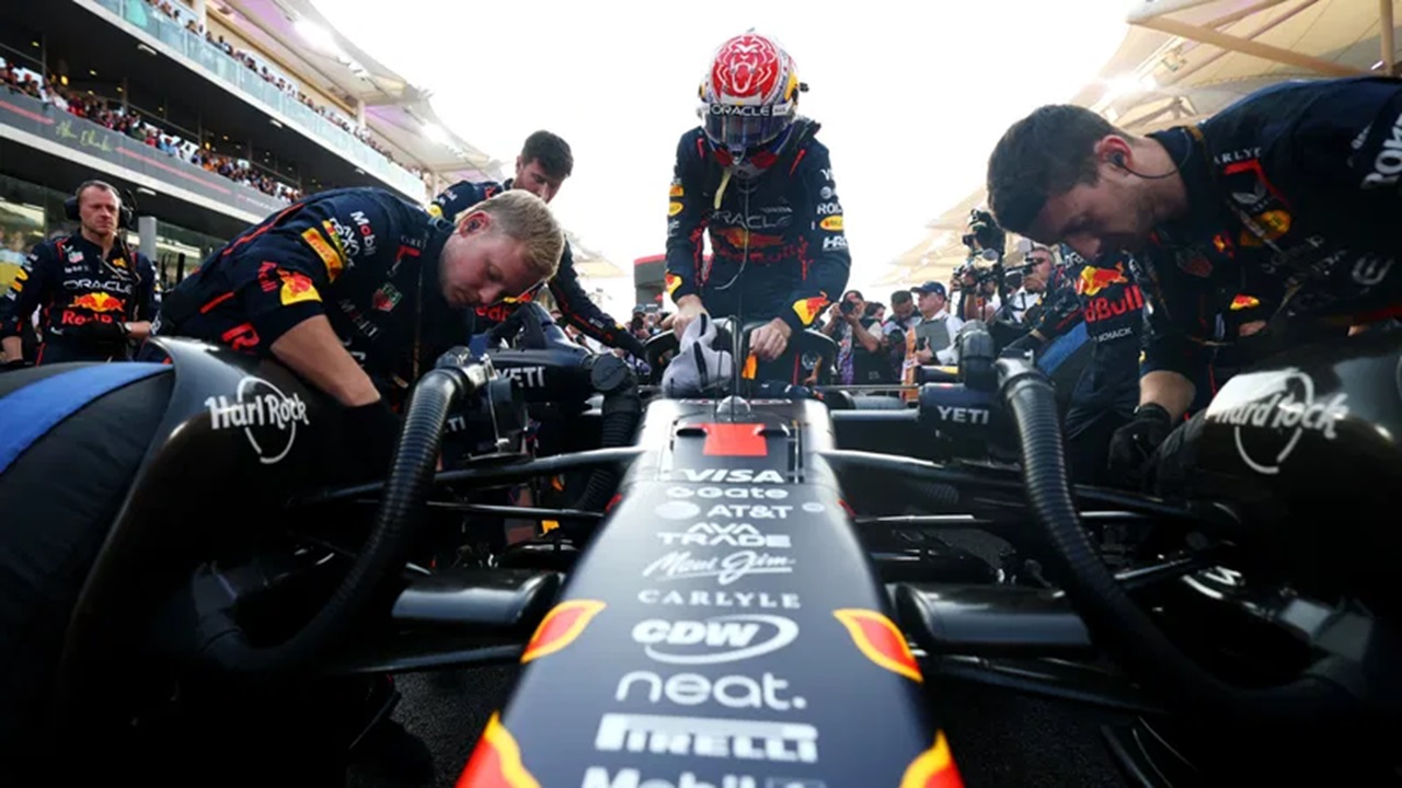 Jacques Villeneuve Bantah Red Bull Bangun Mobil untuk Max Verstappen