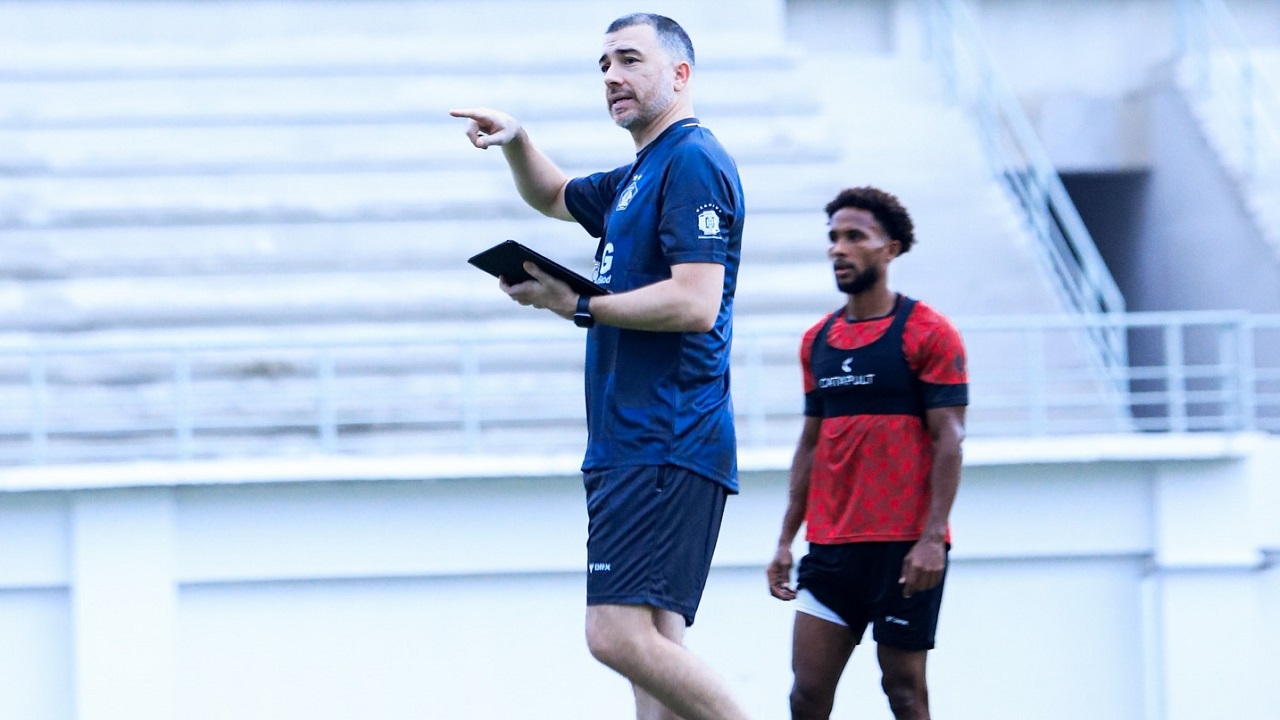 Pelatih Persik Kediri, Marcos Reina