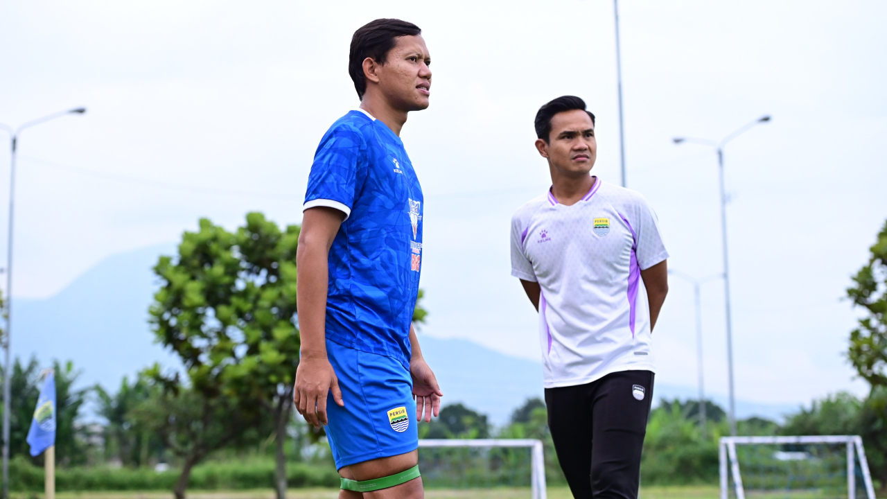 Gelandang Persib, Adam Alis