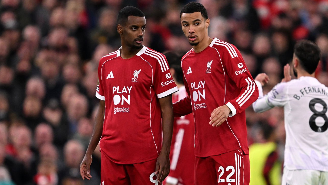 Hugo Ekitike vs Alexander Isak, Siapa Pilihan Utama Arne Slot di Liverpool?