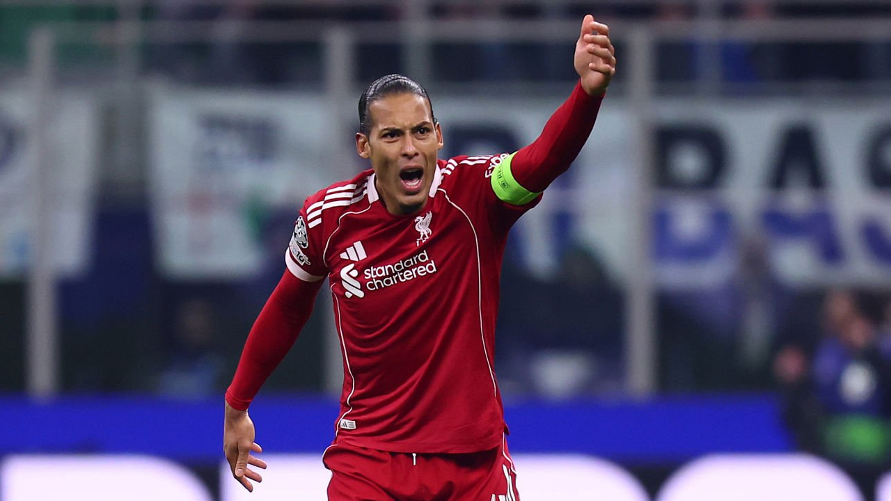 Keluarga Jadi Pertimbangan, Virgil van Dijk Tak Tertarik Jadi Manajer