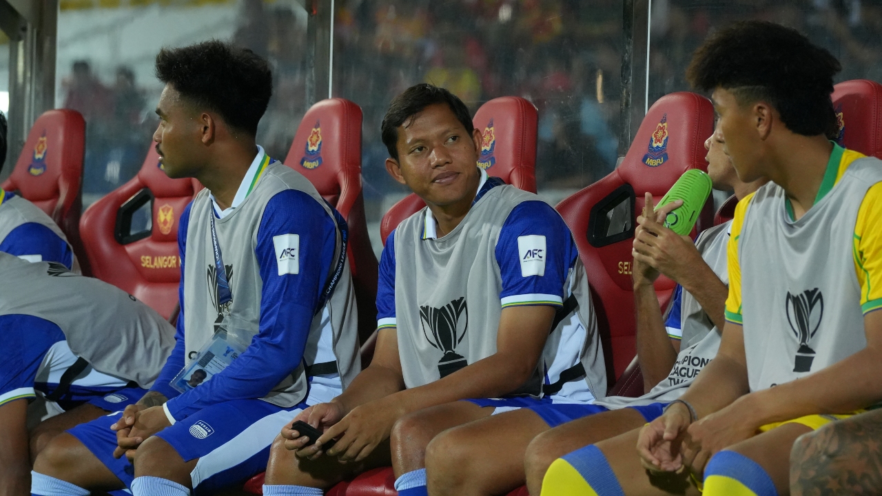 Gelandang Persib, Adam Alis
