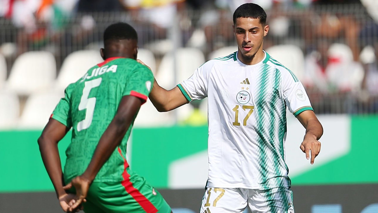 Diuntungkan Iklim, Fares Chaibi Optimistis Aljazair Berjaya di Piala Afrika