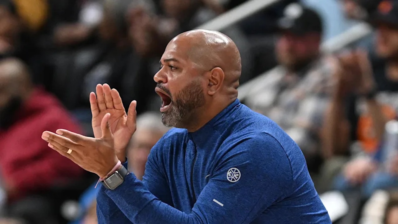 J.B. Bickerstaff Kritik Kepala Wasit Usai Dikalahkan Mavericks