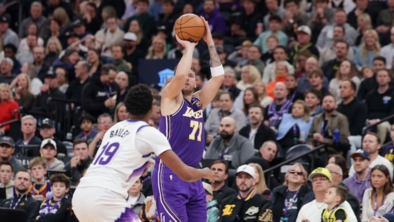 Lakers Hempaskan Jazz Berkat Penampilan Monster Luka Doncic