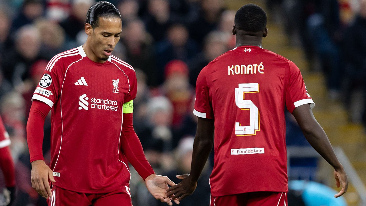 Dua Bek Tersisa, Arne Slot Buka Suara Soal Krisis Pertahanan Liverpool