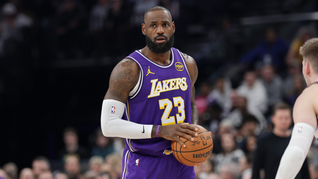 LeBron vs Waktu: Perubahan LeBron James Terlihat Jelas lewat Angka