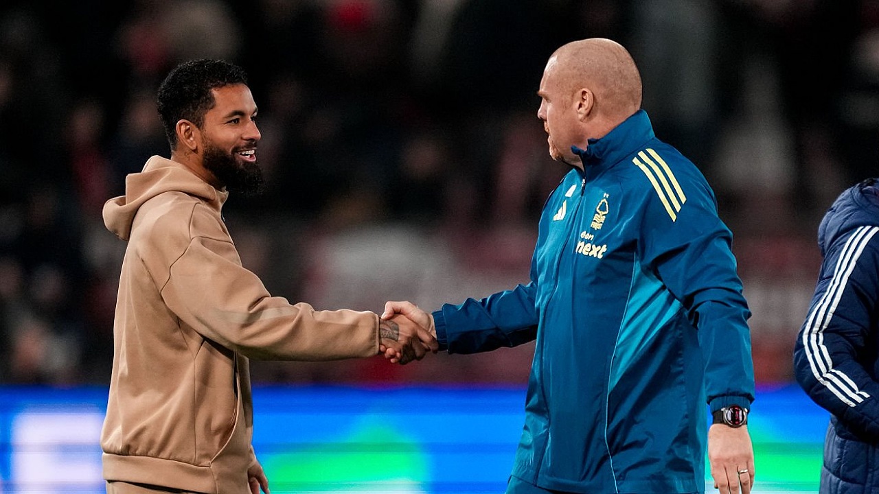 Sean Dyche Tegaskan Klausul Douglas Luiz Tak Pengaruhi Seleksi Pemain