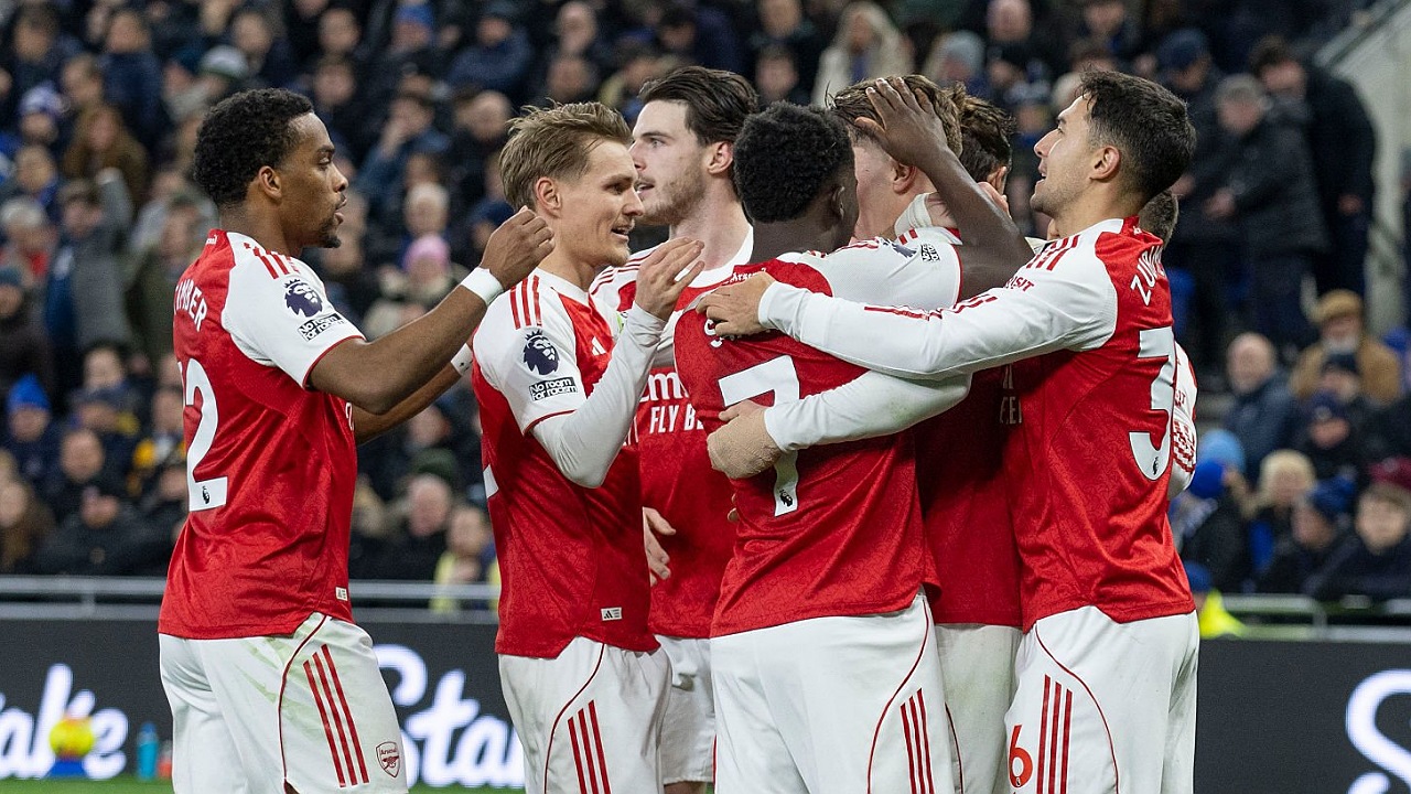 Arsenal memimpin klasemen Premier League