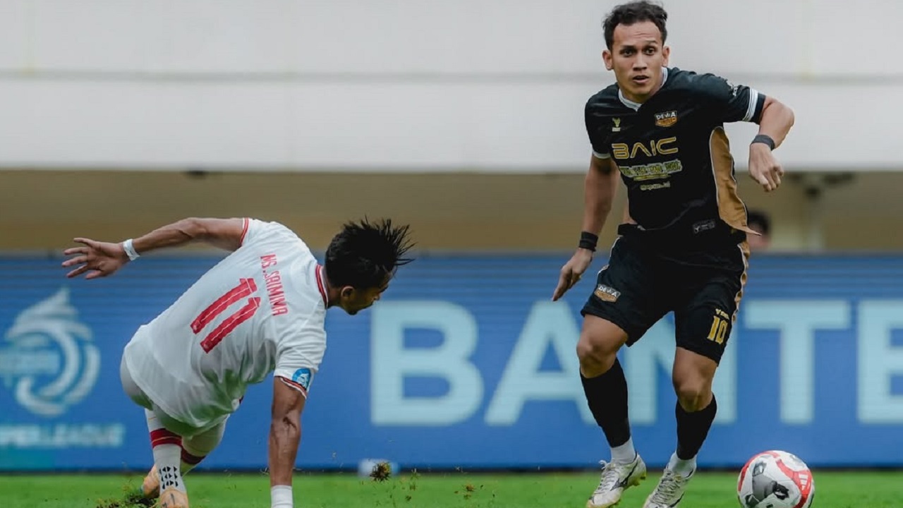 Pemain Dewa United FC, Egy Maulana Vikri di laga kontra Persis Solo