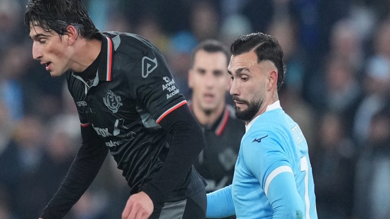 Sarri enggan terlibat dengan wasit