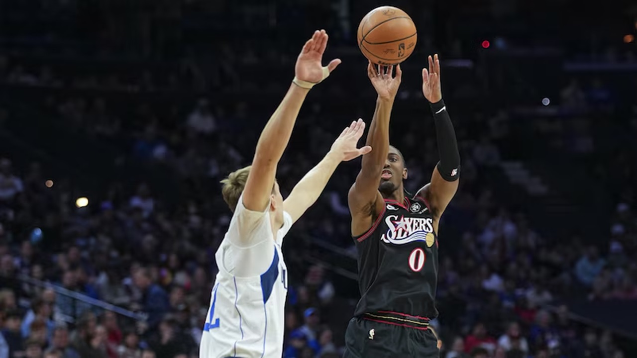 Tyrese Maxey Bawa Sixers Mengalahkan Mavericks