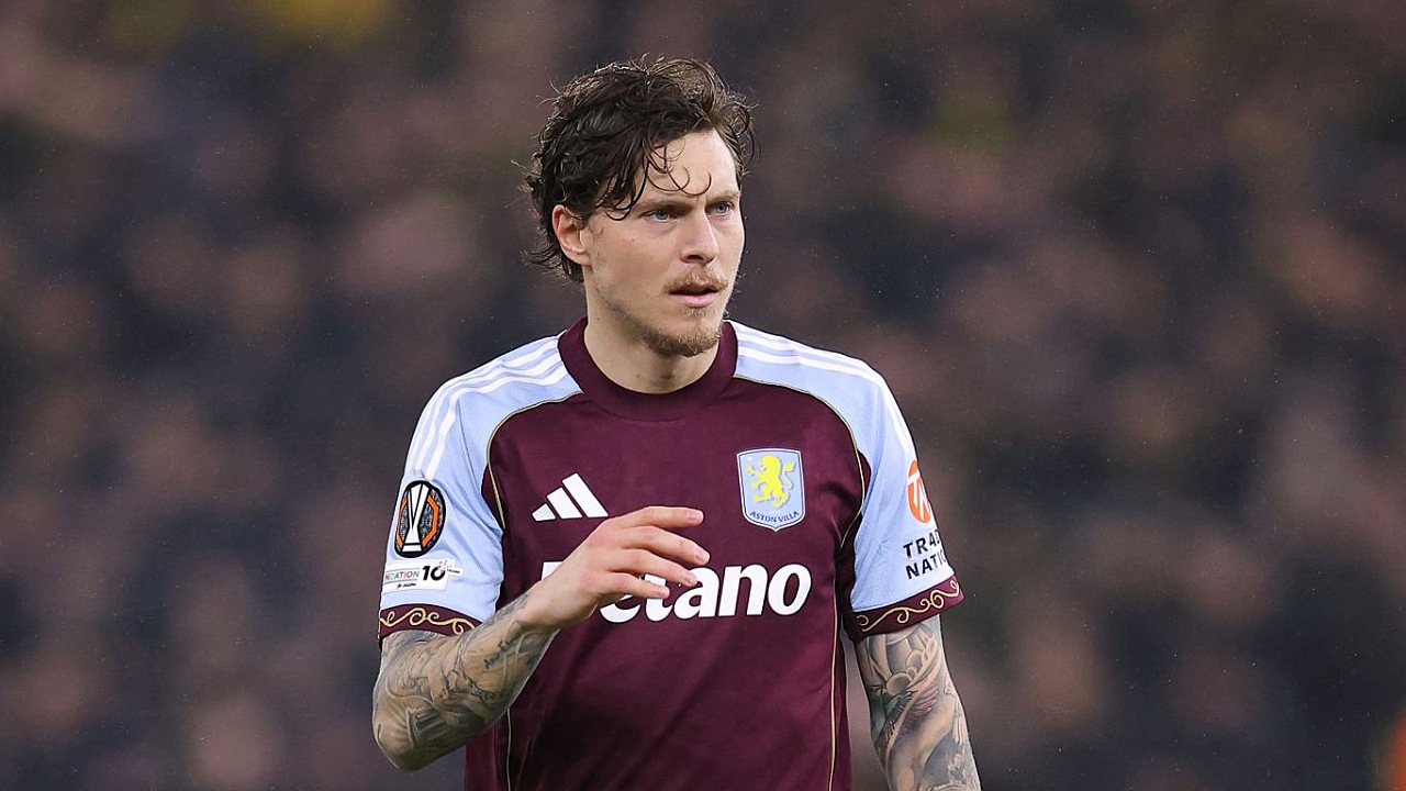 Unai Emery mengapresiasi pengaruh Victor Lindelof di Aston Villa