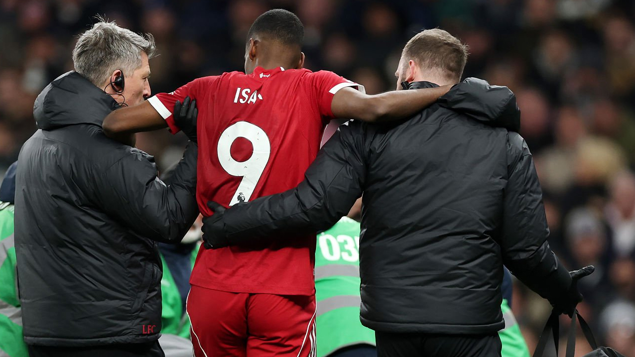 Alexander Isak Terhindar dari Cedera ACL, Liverpool Tetap Cemas