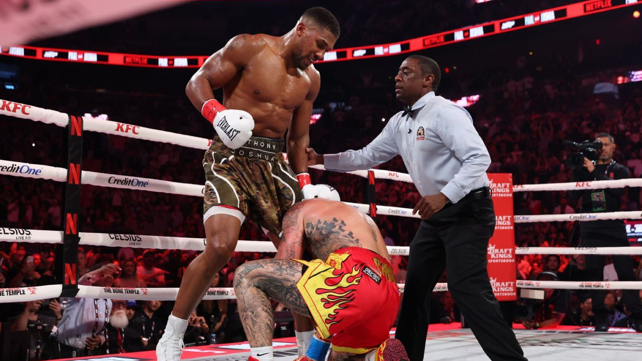 Anthony Joshua menilai lawannya menunjukkan keberanian dan mental bertarung yang tidak semua petinju miliki. (Foto: Fight TV)