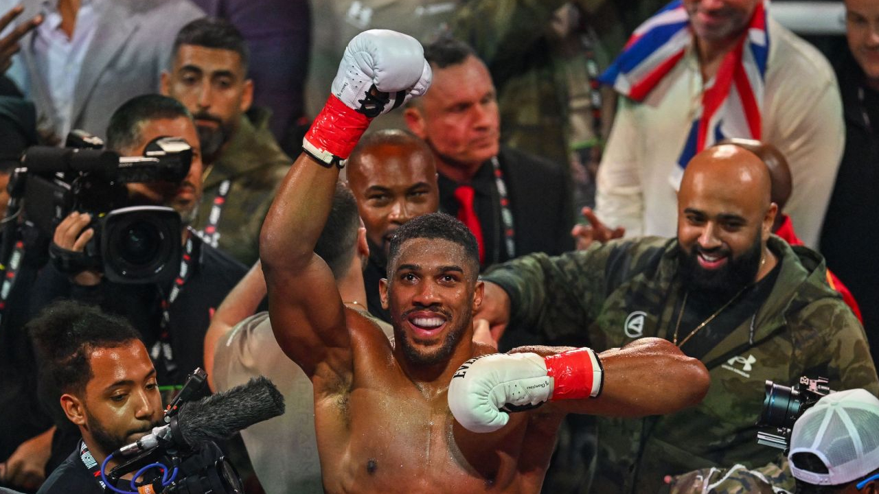 Anthony Joshua mengakui bahwa belum ada rencana pasti dan diskusi mengenai langkah berikutnya baru akan dilakukan dalam beberapa hari ke depan. (Foto: Fight TV)