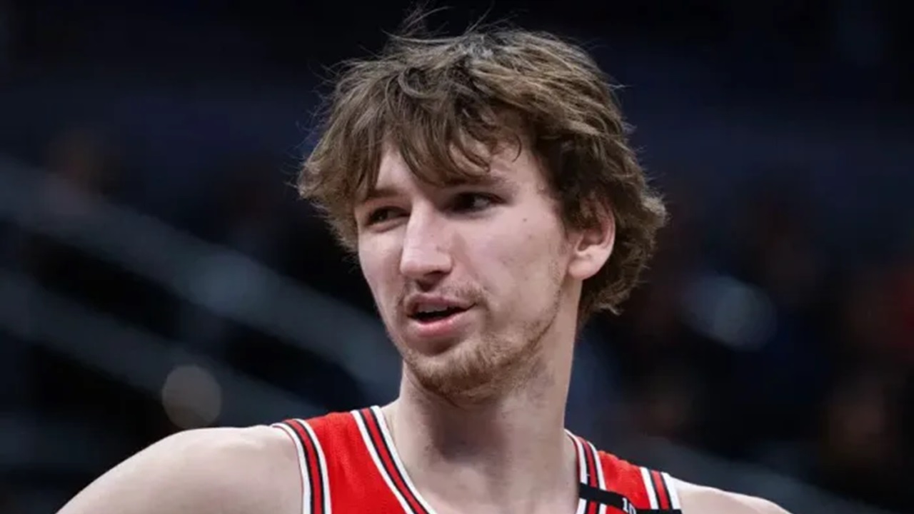 Bulls Mencetak Rekor saat Sudahi Perlawanan Hawks