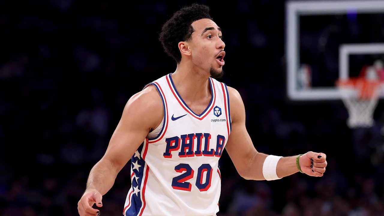 Nick Nurse salut dengan performa Jared McCain saat lawan Dallas Mavericks.